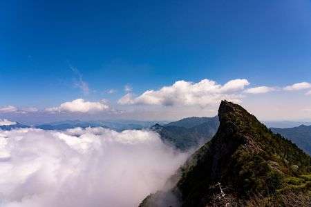 石鎚山と雲海