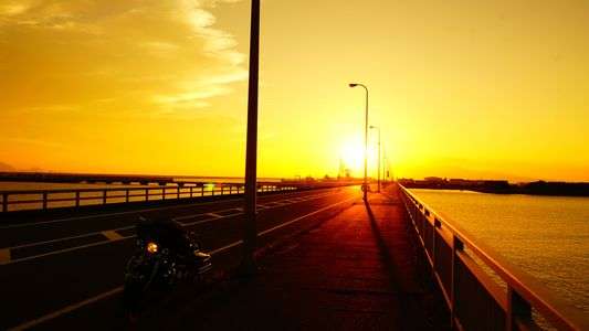 夕焼けとバイク