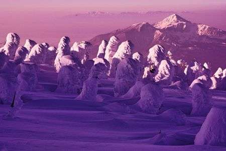 朝日を受ける磐梯山