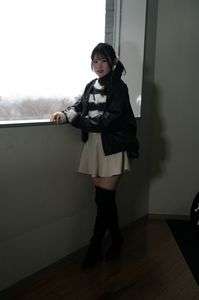 ””　♬　可愛いエクボ　憎らしい指　その気にさせないで　””