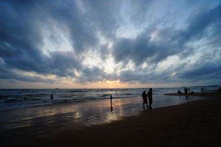 夕暮れのビーチ