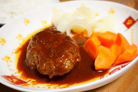 今晩は黒毛和牛ハンバーグ！！！