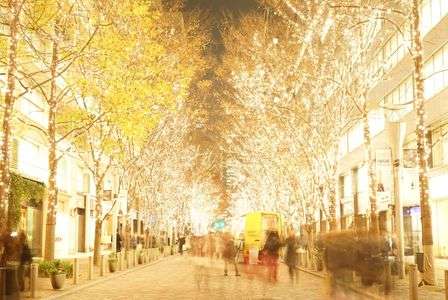 シャンパンゴールド