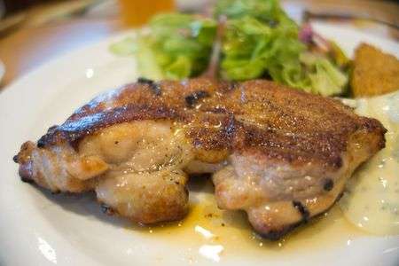 チキンのタルタル添え