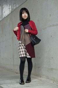 トンネル内の側溝の上で