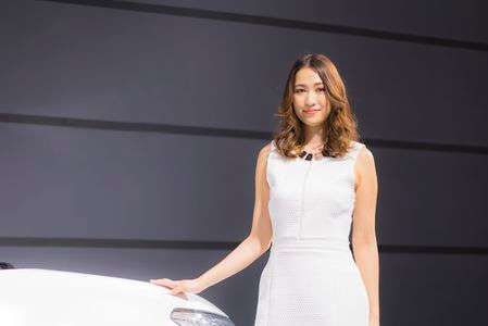 モーターショーのモデルさん３