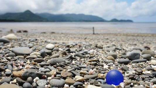 ガラス玉見っけ！