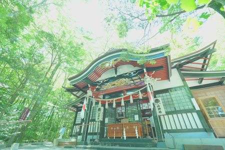 金運上昇　新屋山神社