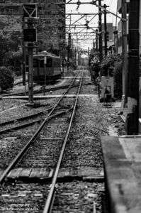 レールの向こう側