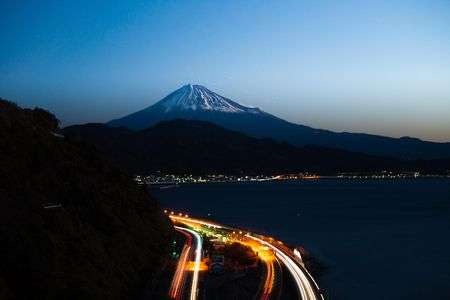 薩埵峠の夜明け