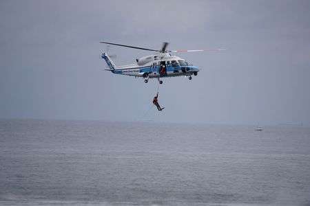 第二管区海上保安本部展示総合訓練　吊り上げ救助訓練