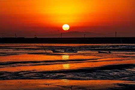 干潟にできる川