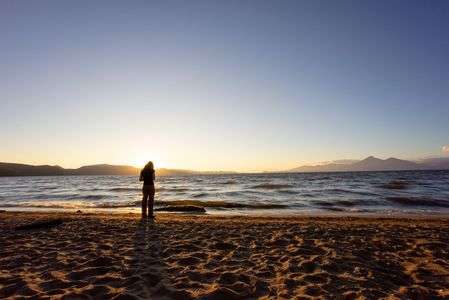 湖と山を前に！