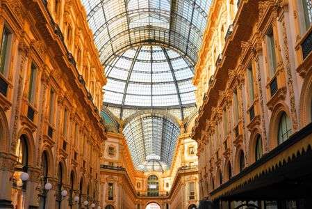 中世のアーケード街