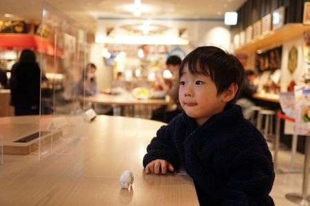 ソフトクリームが届くのを待っています