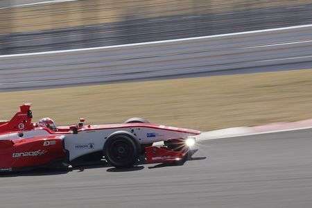 朝日の中を走る