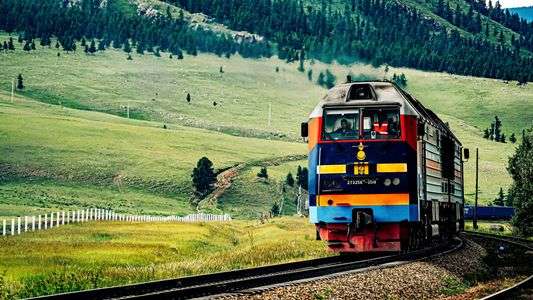 Ωカーブをのぼる長大貨物