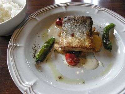 鰤のムニエルとハーブポテト アンチョビのソース(ライス大盛)