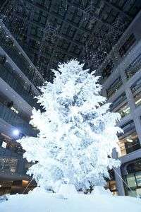 ホワイトクリスマスツリー