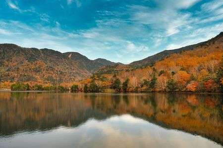 湯の湖の畔にて