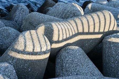 縞々テトラポッド