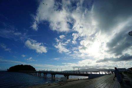 竹島（蒲郡）と夏空