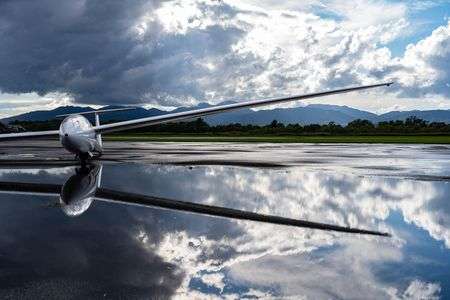 空飛んできました。