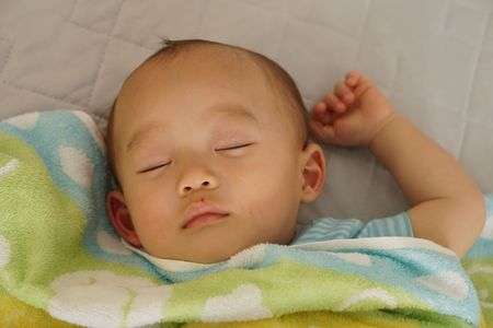 すやすや( ´Ｏ｀)ｵﾔｽﾐ　無音シャッターでパシャリ♪