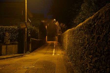 暮れのフランスの山村