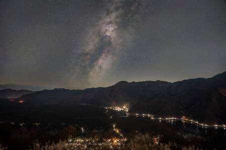 西湖に沈む天の川
