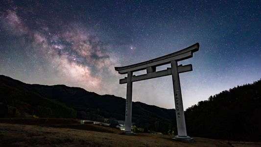 空を横切る銀河