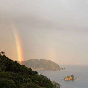 夕日丘に架かる虹