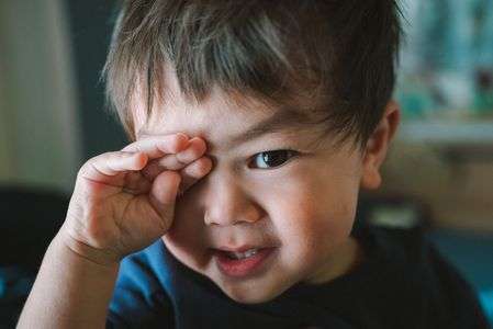 寝起きのイケメンポーズ