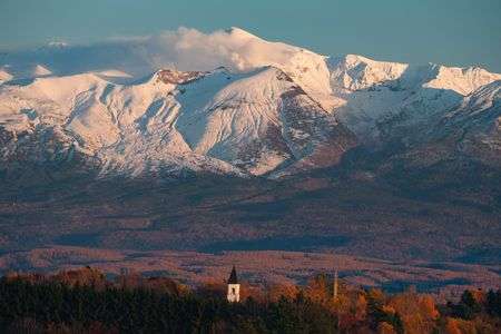 美馬牛小学校　遠景