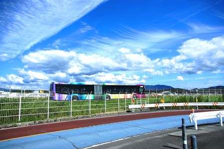 空港内の連節バス