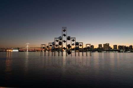 あのモニュメントは…（合成）