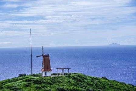 風車小屋と沖ノ島