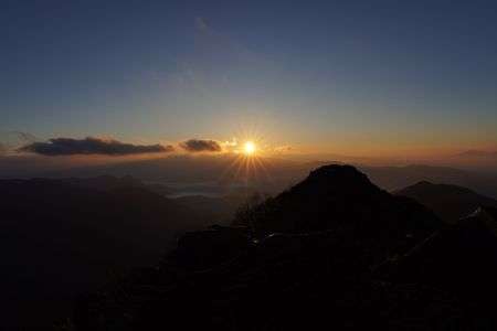 谷川岳の夜明け