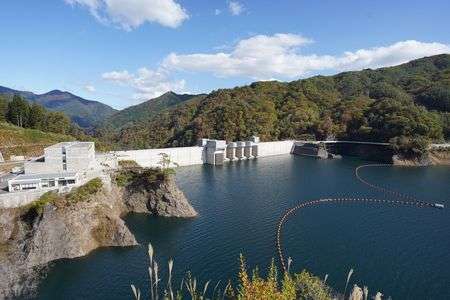 秋の八ッ場ダム