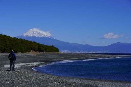 三保の海岸と富士山