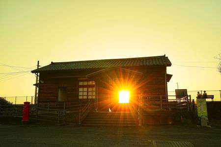 千綿駅の夕暮れ