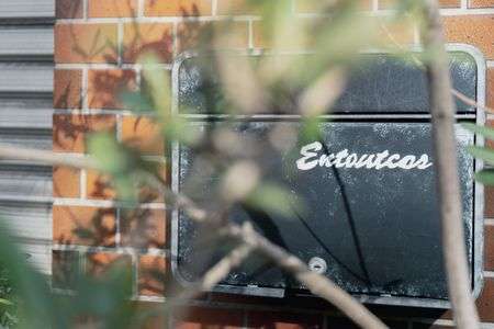 日差しとポスト