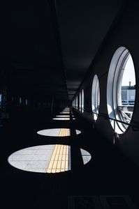 跨線橋・幾何学窓