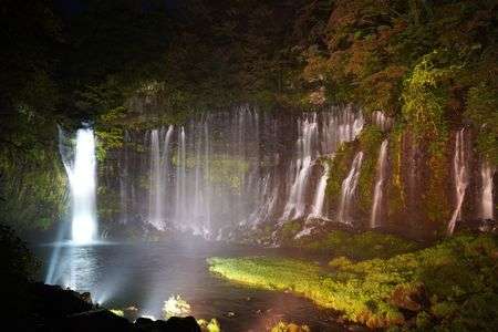 白糸の滝のライトアップ