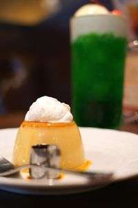 プリンとメロンクリームソーダ