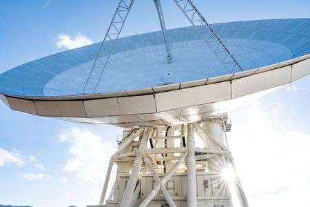 直径45m巨大ミリ波望遠鏡