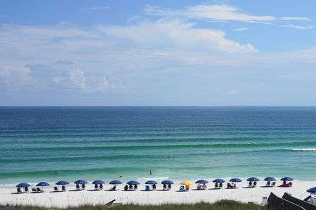 ビーチパラソル