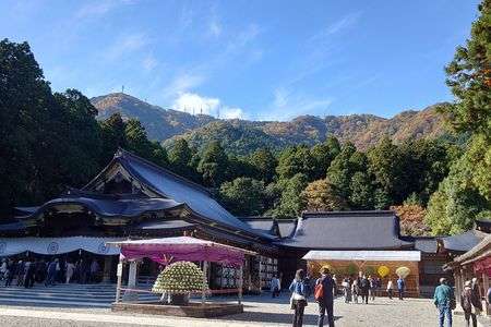 弥彦の旅にて秋満喫