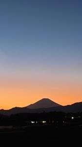 オレンジに浮かぶ富士