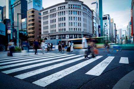 銀座　交差点にて